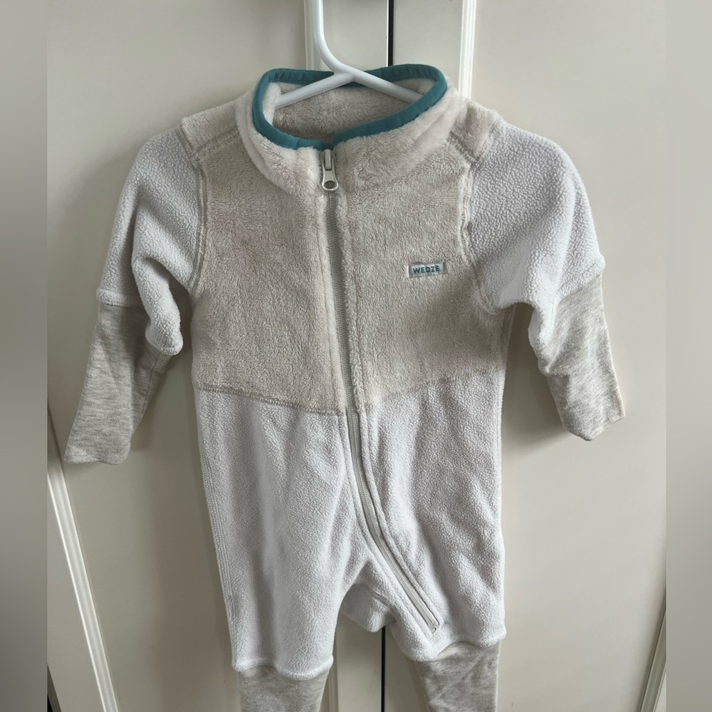 Wedze decathlon Cozy White Kids One Piece jumpsuit bunting romper 12-18m